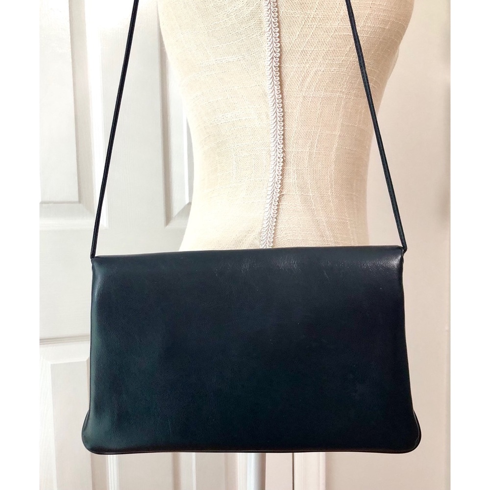 **SOLD** Vintage faux leather navy purse with gold trim - Picture 3 of 4